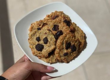 cookie protéiné maison aux flocons d'avoine et chocolat noir
