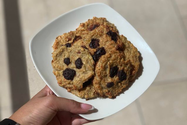 cookie protéiné maison aux flocons d'avoine et chocolat noir