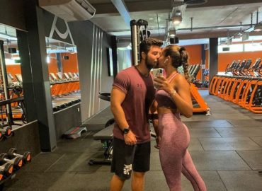 couple à la salle de musculation